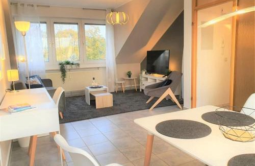 Brassert Apartment | Modernes und ruhiges Appartement mit Loggia