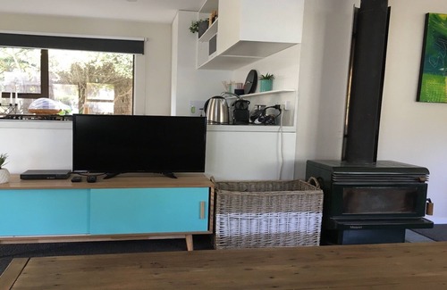 Purakaunui House | Modernised Bach at the beautiful and secluded Long Beach.