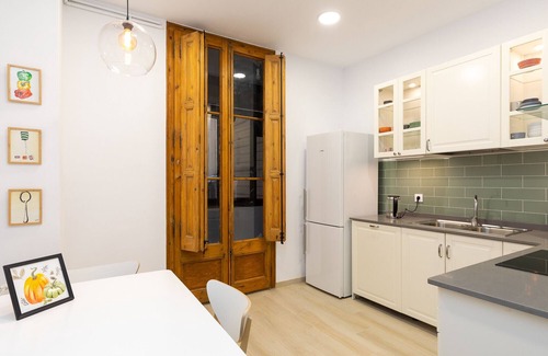 Sant Antoni Apartment | MODERNIST FAMILY BARCELONA APARTMENT