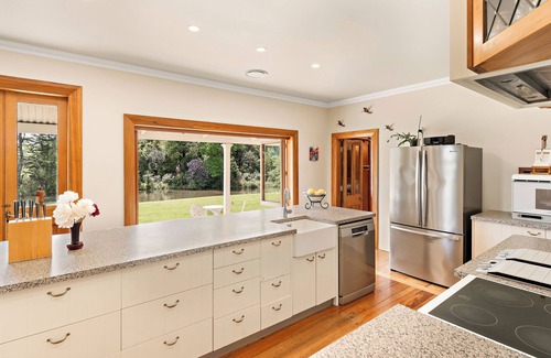 Solway House | Modernized country house set in beautiful gardens with swimming pool. n