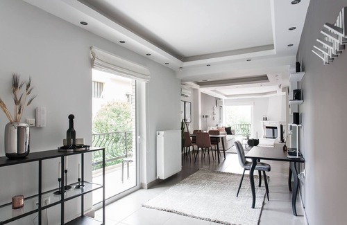 Khalandrion Apartment | Modernized & Spacious 2BD Apartment in Chalandri