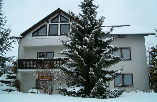 Waldeck Apartment | Modernly furnished 3- star-holiday apartment near the forest