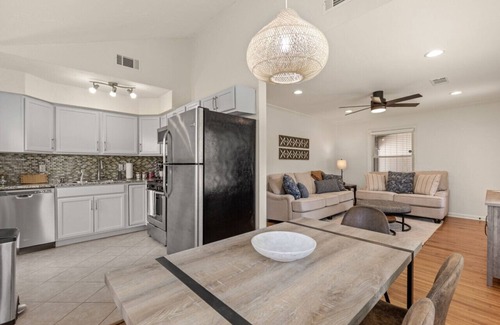 Turner Park House | ModernNest-KS Bed|Fire Pit