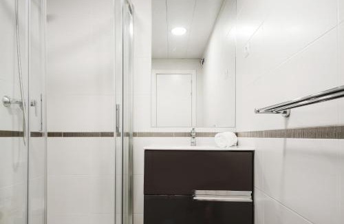 Adelfas Apartment | Moderno apartamento cerca del retiro con parking