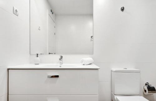 Adelfas Apartment | Moderno apartamento cerca del retiro con parking