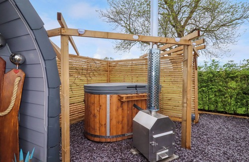 Denbigh Cottage | MOEL ARTHUR, romantic, country holiday cottage in Denbigh