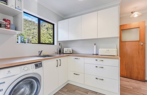 Moetapu Bay House | Moetapu Magic - Marlborough Sounds Holiday Home