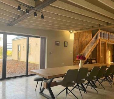 Shanavooneen House | Moig Lodge - 8 Double Bedroom Barn Conversion