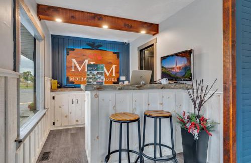 Madoc Hotel | Moira Lake Motel