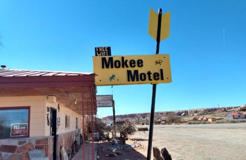 Bluff Hotel | Mokee Motel