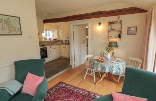 Scawton House | Mole End