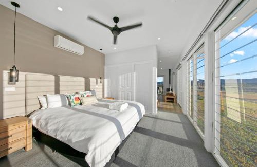 Lovedale House | Molly Morgan Vineyard Lovedale Breakaway Villas . Sleeps Up to 6