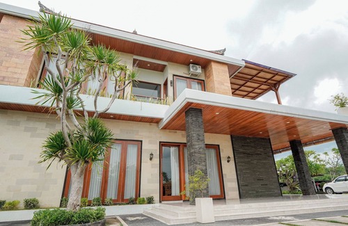 Banjarangkan House | Mona Bali Guest HousenExperience luxury in the heart of Bali’s serene
