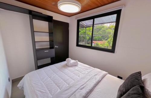 Tilaran Apartment | Monarca's Rural Container Studio