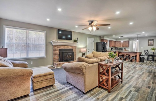 Moncks Corner House | Moncks Corner Home w/Yard Near Lake Moultrie