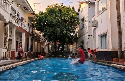 Ba Keo Hotel | MONDAY Hotel