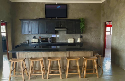 Hammanskraal Cabin | Mongena Game Lodge