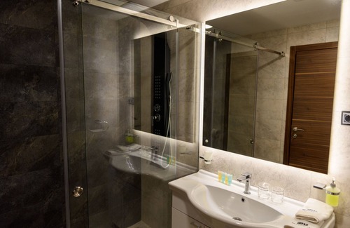 Inija Bed & Breakfast | Monogramlux