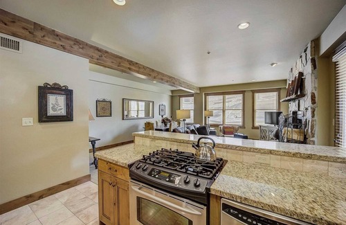 Deer Valley House | Mont Cervin #22 by Avantstay Luxury Ski in Ski out Home in Park City!