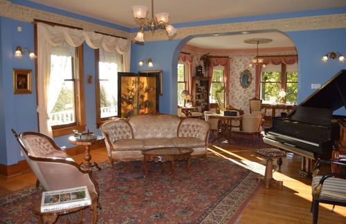 Bellevue Bed & Breakfast | Mont Rest Inn