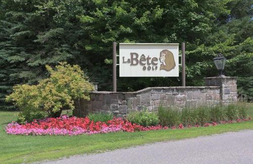 Mont-Tremblant Ski Chalet | Mont Tremblant Bliss - Luxury Ski-Golf Retreat by Instant Suites