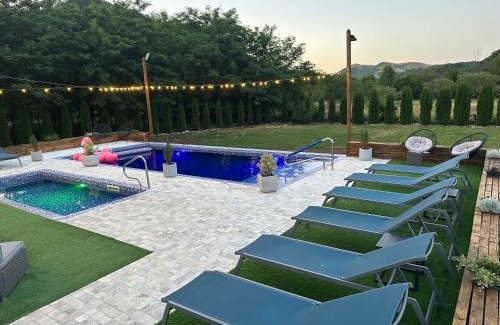 Poieni House | Montana 219
