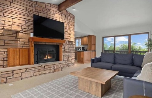 Rimrock House | Montana Mansion: Theater, Gym, Arcade, Billiards
