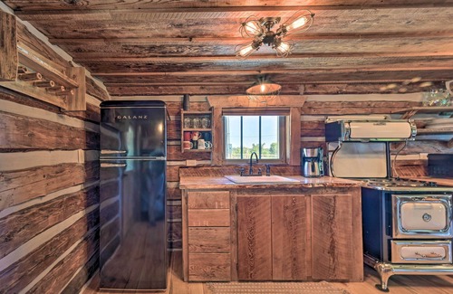 Hamilton Cabin | Montana Retreat: Original Hamilton Log Cabin!