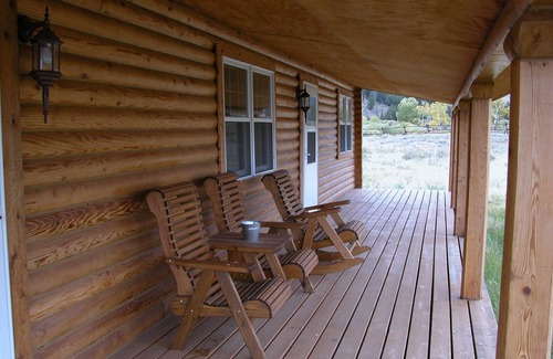 Cameron Cabin | Montana Spirit Guest Cabin -30 acres on the Madison River,