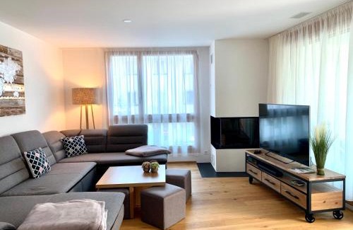 Flims Apartment | Montanas - Luxuswohnung mit Kamin - Nahe Caumasee & Talstation