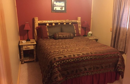 Gardiner Apartment | Montana’s Yellowstone Hideaway-Your Home Away From Home in Yellowstone