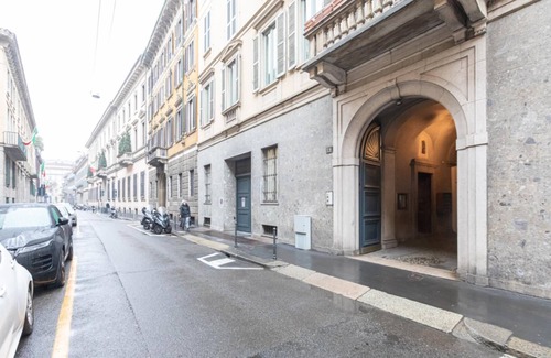 Borgonuovo Apartment | Monte Napoleone Split level Terrace Apartment Top Collection