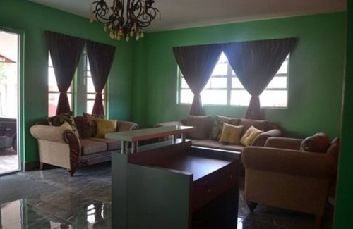 Piarco Bed & Breakfast | Montecristo Inn