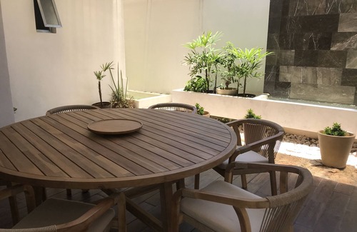 Zona Industrial House | Montejo House (Galerias Mérida)