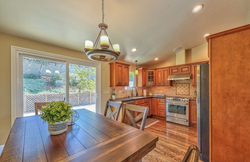 Del Rey Oaks House | Monterey Bay Cozy Charmer