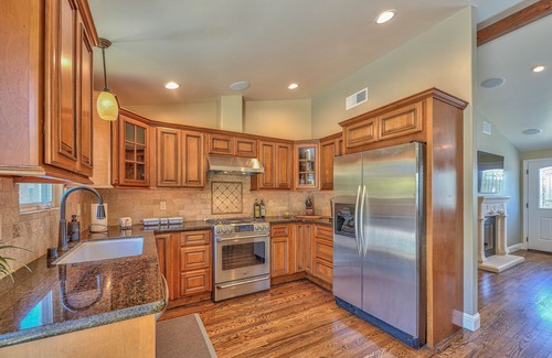 Del Rey Oaks House | Monterey Bay Cozy Charmer