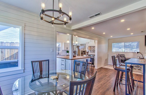 Del Rey Oaks House | Monterey Bay Home Near Pebble Beach & Carmel with Putting Green & AC 3Bed 2 Bath