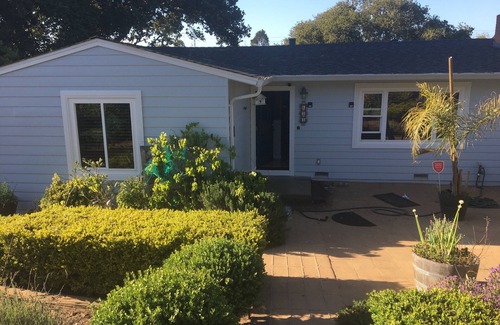 Del Rey Oaks House | Monterey House with Sunroom full kitchen, WiFi, cable and happiness