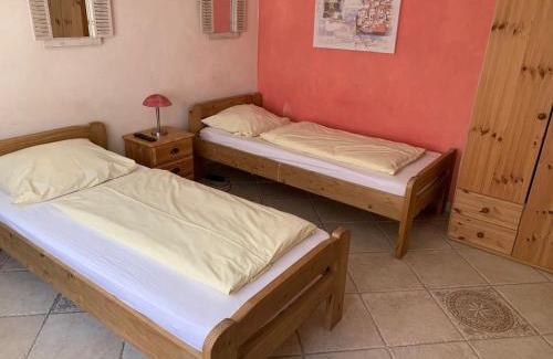 Denkendorf Apartment | Monteuerzimmer - Haus am Limes bei Ingolstadt