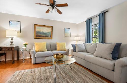 Montgomery Village House | Montgomery Village Vacation Home