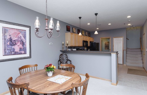 Rochester House | Month-to-month Living In A Beautifully Furnished Rochester Townhome