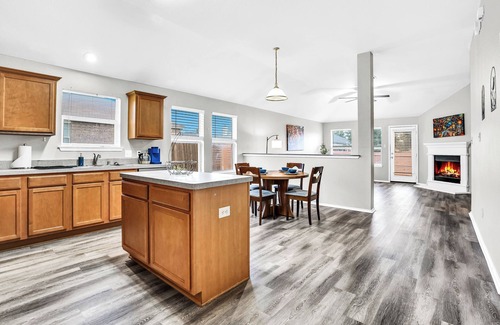 Lancaster House | Monthly Mid Term Rental In Lancaster, TX
