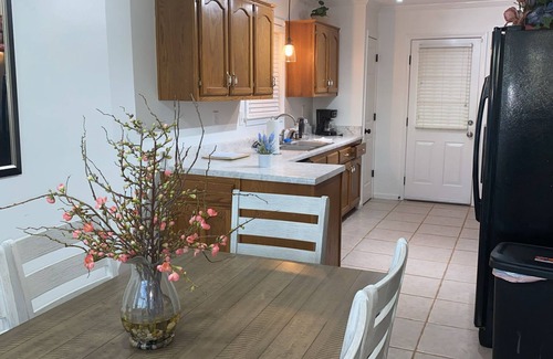 Olive Branch House | MONTHLY STAYS-Charming 4-bedroom Home in Delightful Suburb of Olive Branch