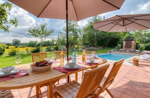 Belbeze-de-Lauragais House | Montillet - Maison piscine, terrain multisport