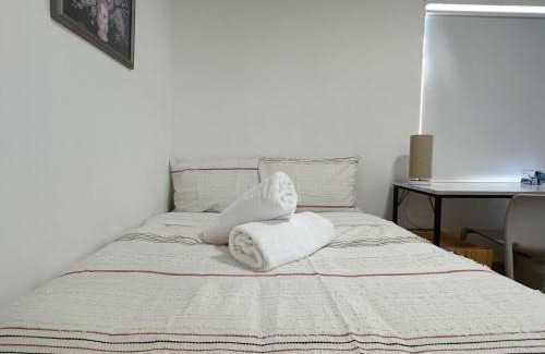 Montrose Hotel | Montrose Double Bed Room close to City