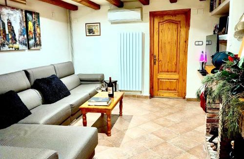 La Morera de Montsant House | Montsant Wine House with Mountain Views