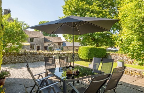Monyash House | Monyash Barn - Four Bedroom House, Sleeps 8