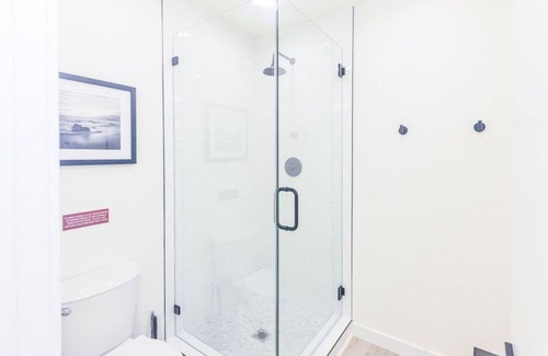 Huntington Beach Apartment | Moody D2 - Cozy Private Room