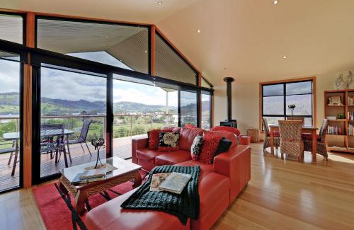 Gardners Bay Apartment | Moon River