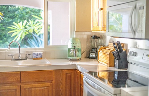 Gregory Town House | Moonflower 4 Bedroom Home